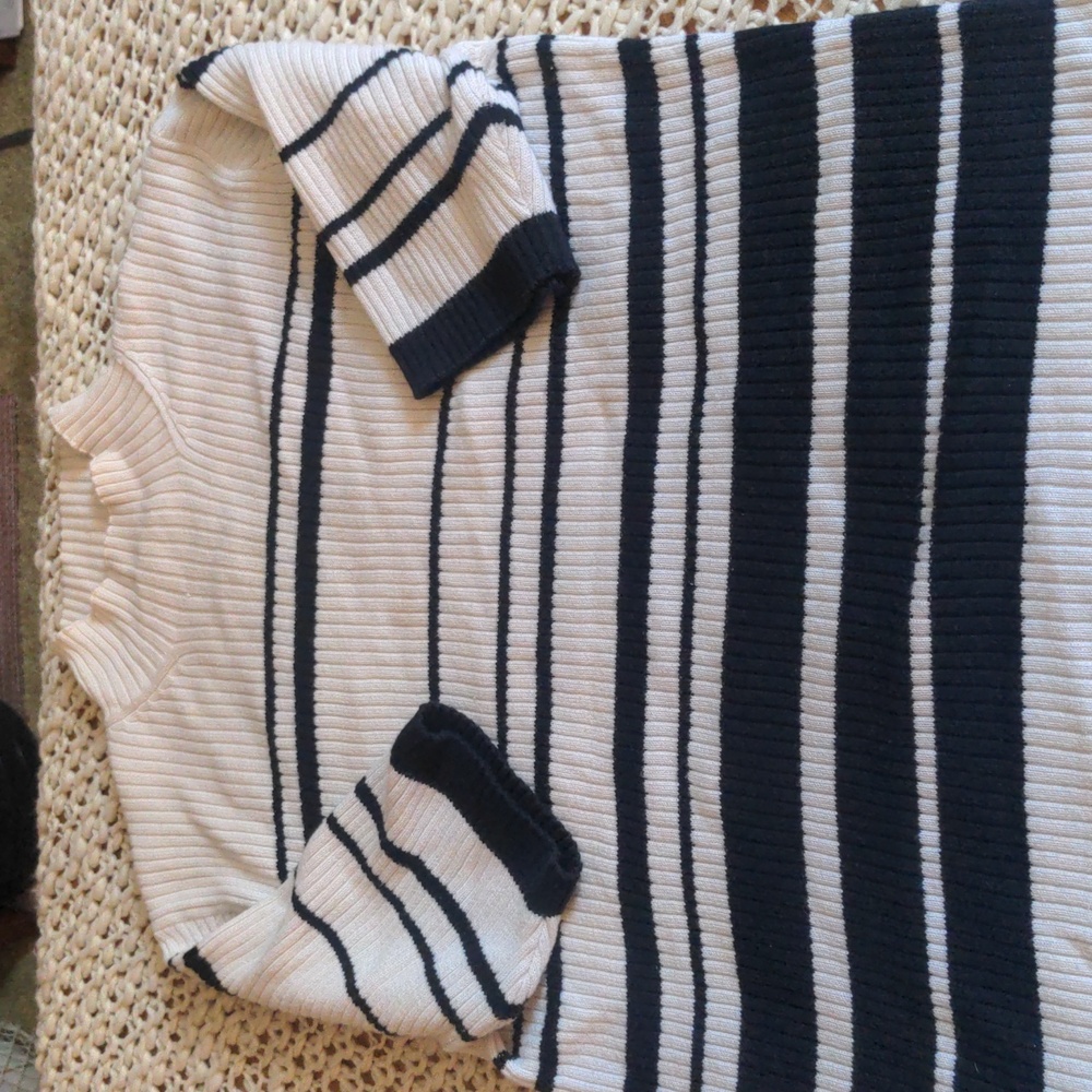 Worthington striped turtle neck, medium length sleeves